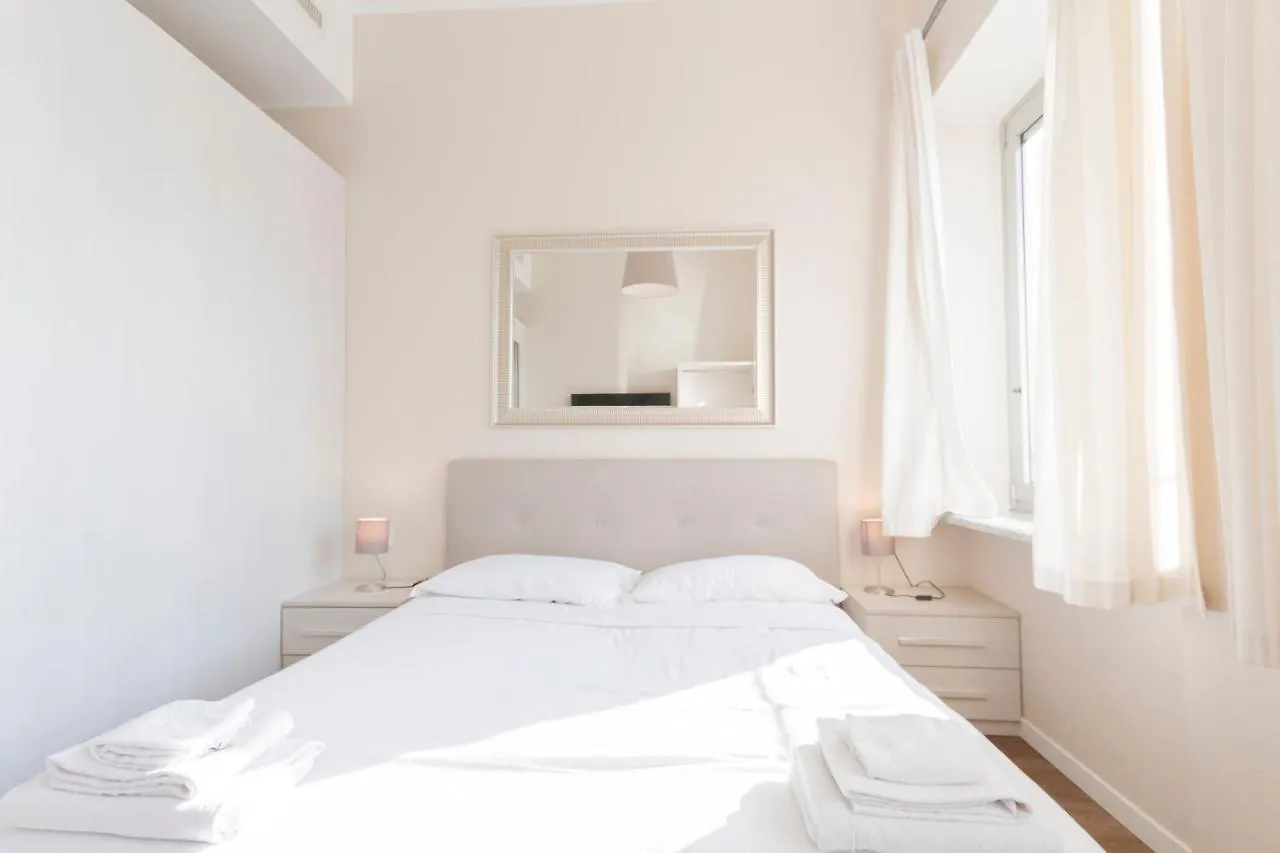 Via Torino Apartment 3 ミラノ イタリア