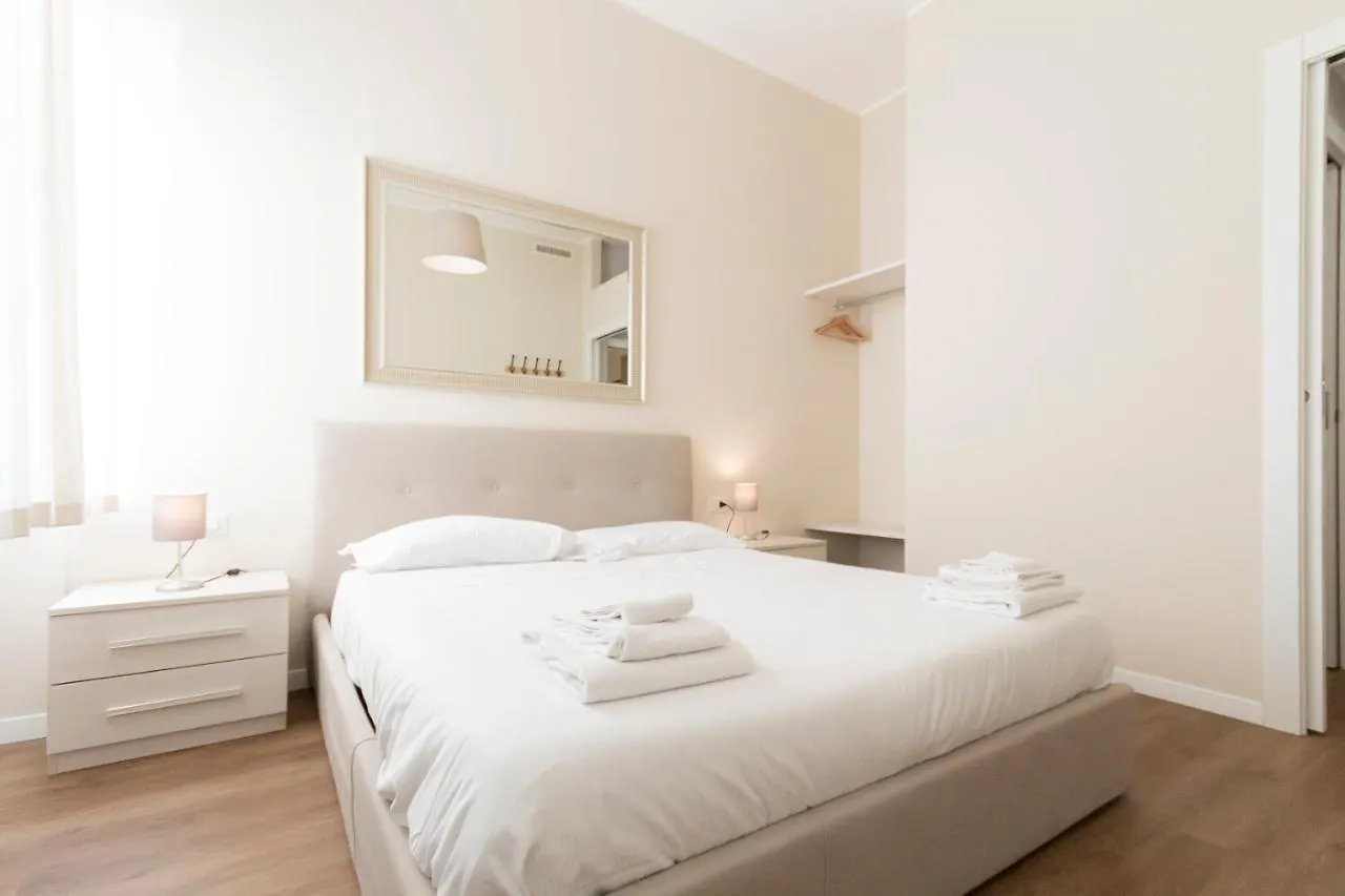 Via Torino Apartment 3 ミラノ イタリア